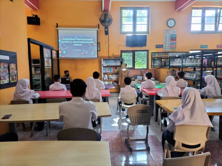 Sosialisasi dan Pengenalan Web Perpustakaan SMPN 3 Malang